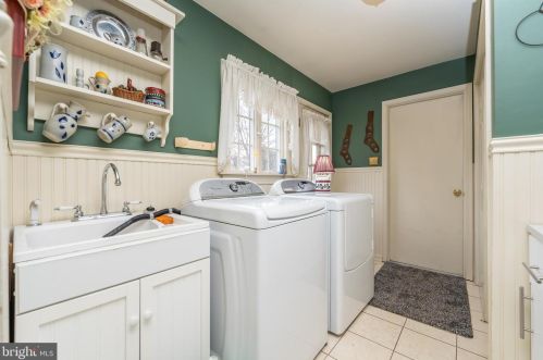 1209 Knollbrook Dr, Lansdale PA 19446-5117 exterior