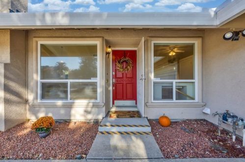 5820 Merlindale Dr, Citrus Heights CA  95610-6728 exterior