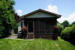 526 Slocum St, Wilkes Barre, PA 18704-1946