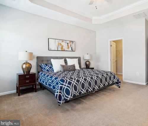 1739 Rockledge Ter, Woodbridge VA  22192-2512 exterior