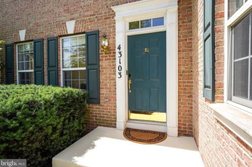 43103 Lake Ridge Pl, Leesburg, VA 20176-6817