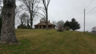 1112 Riverside Dr, Columbia, TN 38401-2413