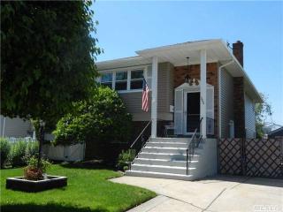 360 Bayside Ave, Rockville Centre, NY 11572-2924