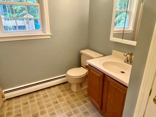 22 Settlers Ln, Salem NH  03079-1253 exterior