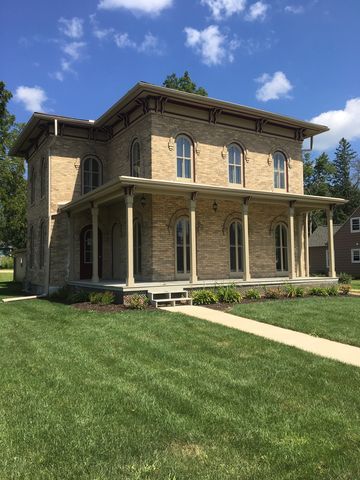 500 Milwaukee Rd, Clinton, WI 53525-9403
