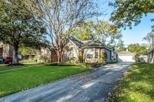 19822 Powerscourt Dr, Humble, TX 77346-2011