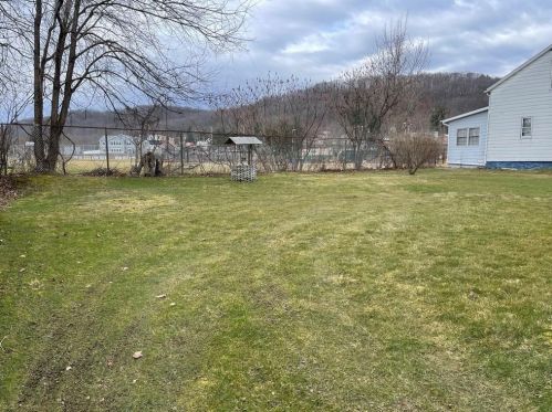 143 Circle St, Franklin, PA 16323-2513