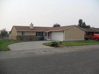 1804 62nd Pl, Pasco, WA 99301-2074