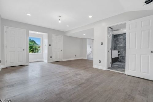 16 Dayton Cres, Bernardsville NJ  07924-2704 exterior