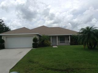 5257 East Piper Cir, Fort Pierce FL  34986-2781 exterior
