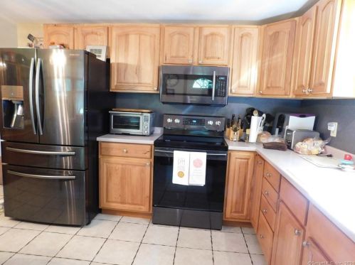 82 Cemetery Rd, Colchester CT  06415-2404 exterior