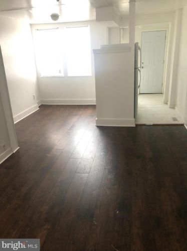 2851 Idaho Rd, Camden, NJ 08104-2810