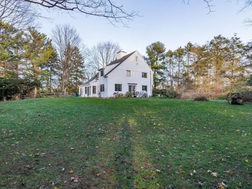 1 Cherry St, Wenham, MA 01984-1322