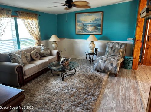 817 Oriole Cir, Sebastian FL  32976-7520 exterior