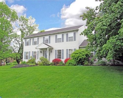 6997 Carriage Dr, Coopersburg, PA 18036-1327