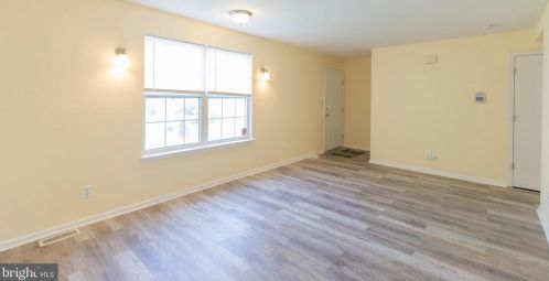 6329 Magnolia Ave, Camden, NJ 08109-1317