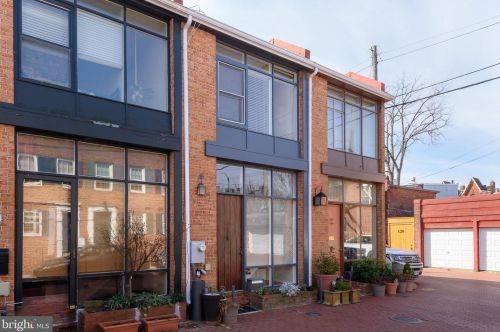 603 Browns Ct, Washington, DC 20003-1232