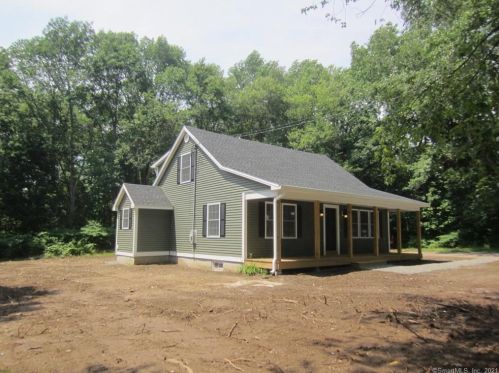 143 Lake St, Moosup, CT 06354-1142
