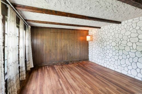 19 Sprucewood Rd, Babylon NY  11704-7812 exterior