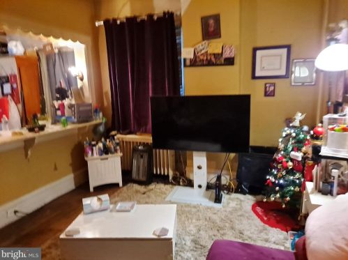 1339 Dekalb St, Norristown PA  19401-3403 exterior