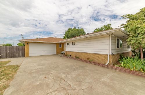 8405 Fernando Way, Elverta, CA 95626-9542