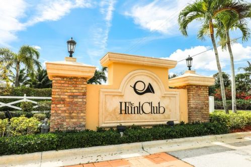 10215 Hunt Club Ln, West Palm Beach, FL 33418-4570