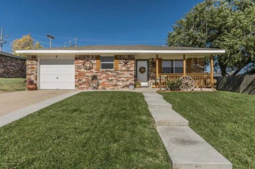 3 Hooper Dr, Canyon, TX 79015-3217
