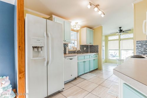 817 Oriole Cir, Sebastian FL  32976-7520 exterior