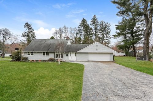 40 Pineridge Rd, White Plains, NY 10603-1142