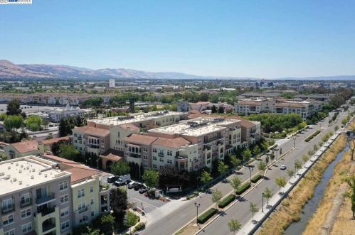 700 Abel St, Milpitas CA  95035-5295 exterior