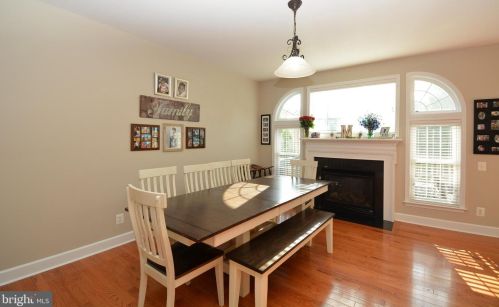 9285 Laurel Ridge Crossing Rd, Lorton VA  22079-2960 exterior