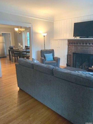 46 Orchard St, Muttontown NY  11771-2294 exterior