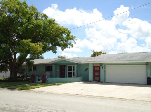 4200 Maple St, Saint Petersburg, FL 33703-5142