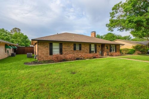 902 Imperial Dr, Denton, TX 76209-8610