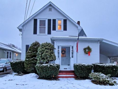 272 Riverside Dr, Dedham MA  02026-7112 exterior