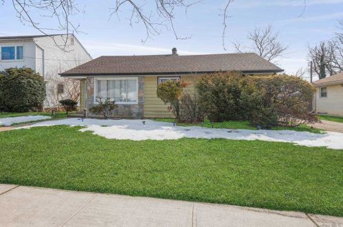 307 Coventry Rd, Hempstead, NY 11552-4115