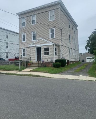 80 Providence St, Chicopee, MA 01020-1127