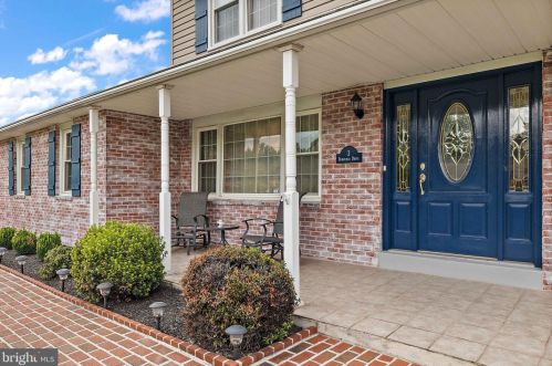 3 Dansfield Dr, Wilmington DE  19803-4805 exterior