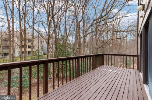 2271 Wheelwright Ct, Herndon VA  20191-2337 exterior