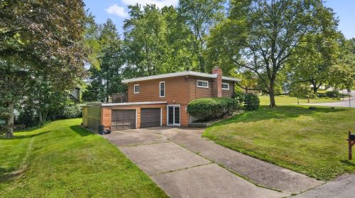 3700 Rosebriar Ave, Glenshaw, PA 15116-1354