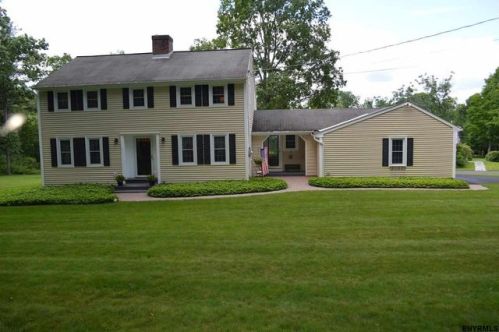 12 Anita Dr, Schenectady, NY 12302-2702