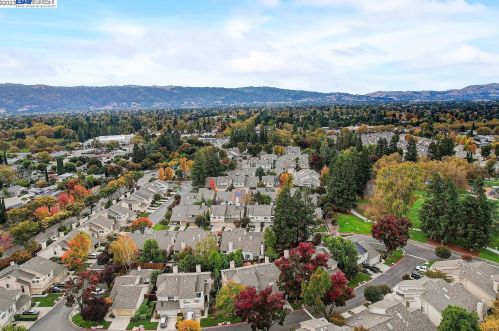 1547 Trimingham Dr, Pleasanton CA  94566-8407 exterior