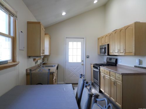 814 Delaware Ave, North Lindenhurst NY  11757-2811 exterior