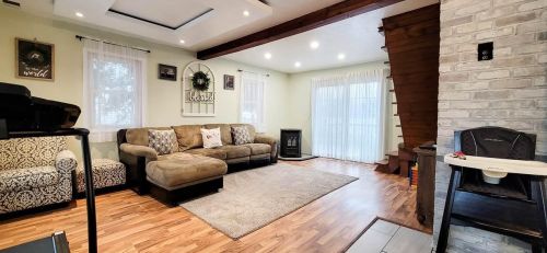 913 Ridge Rd, Green Bay, WI 54304-2343