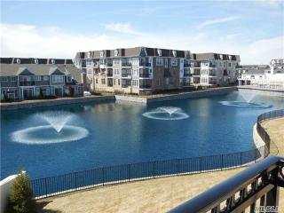 236 Roosevelt Way, Westbury, NY 11590-6672