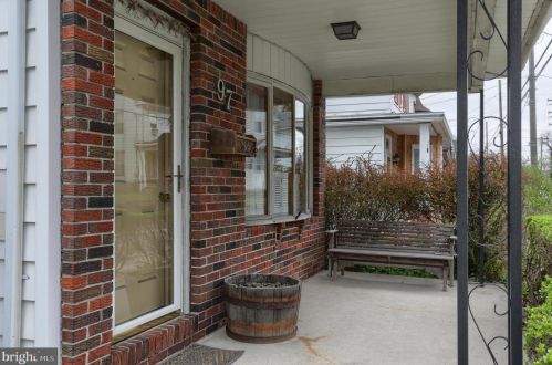 97 Pottsville St, West Cressona, PA 17929-1216