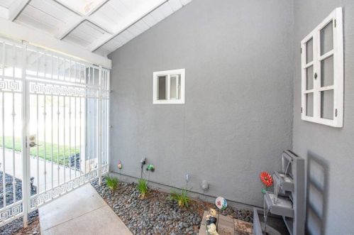 1031 Gale St, Escondido CA  92027-1230 exterior