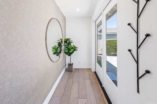 117 Harvard Ln, Seal Beach CA  90740-2508 exterior