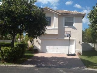 2074 158th Ave, Hollywood FL  33027-4288 exterior