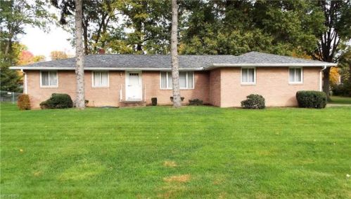 305 Carnwise St, Canton, OH 44706-5033